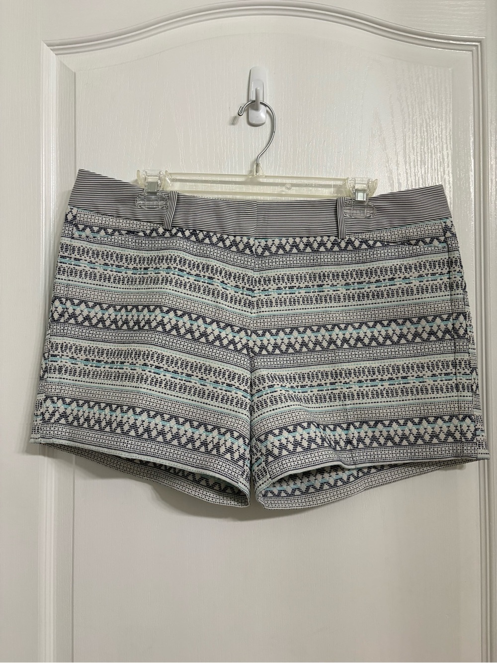The Limited Striped Geo Print Shorts Textured in Gray and Teal Size 12